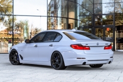 vrforged-d05-gblk-21in-bmw-5series-white-2