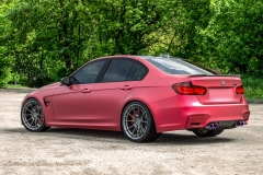 vrforged-d03r-gunmetal-bmw-m3-red-2