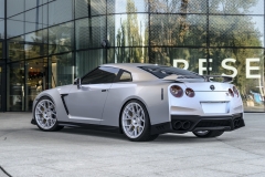 Nissan-GT-R-Silver_Back