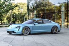 Porsche-Taycan_Blue_Front