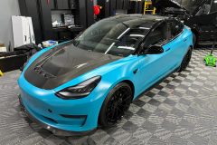 vrforged-d03r-glossblack-tesla-model-3-wrapped-blue-1