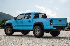 vrforged-d14-satin-bronze-toyota-tacoma-blue-2